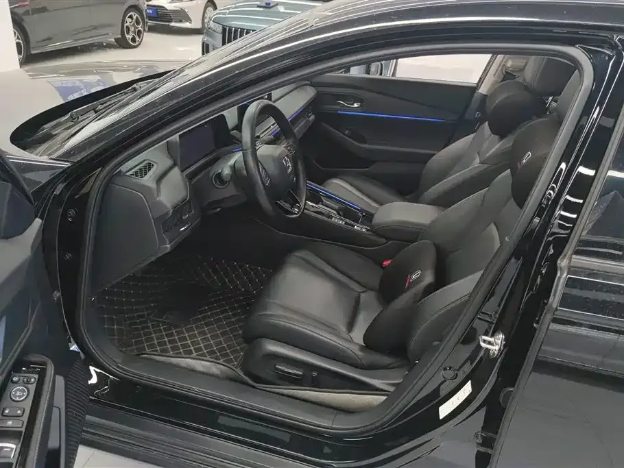 Honda Accord — фото 10