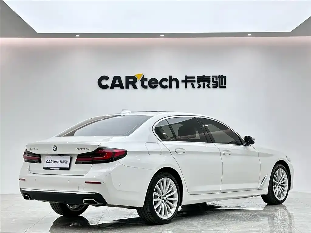 BMW 5 Series — фото 6