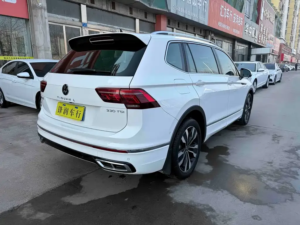 Volkswagen Tiguan L — фото 4