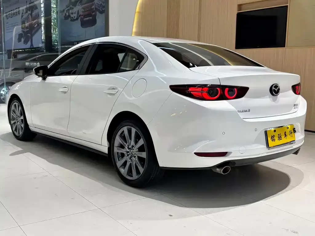 Mazda 3 Axela — фото 2