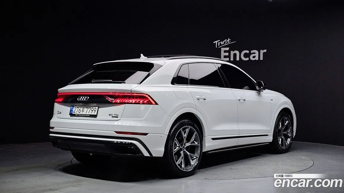 Audi Q8 — фото 4