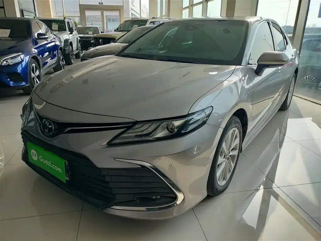Toyota Camry — фото 10