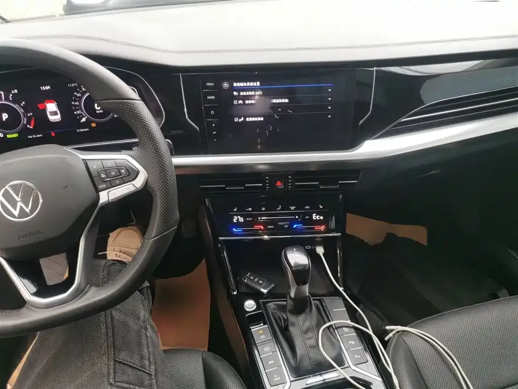 Volkswagen Passat New Energy — фото 6