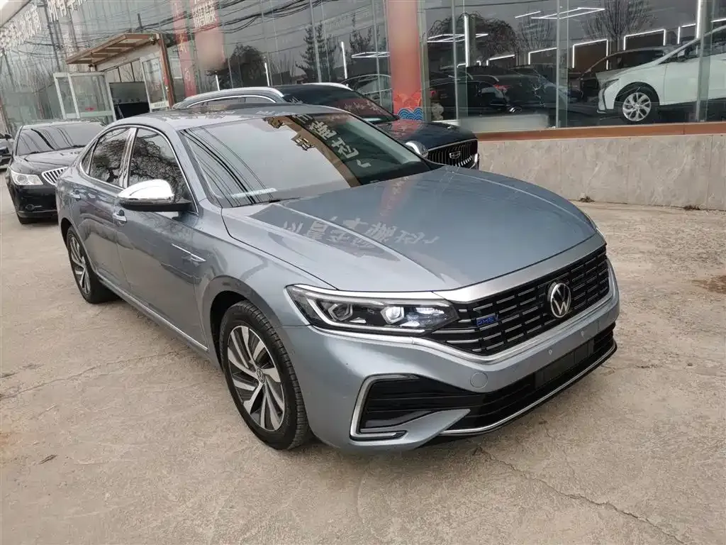 Volkswagen Passat New Energy — фото 5