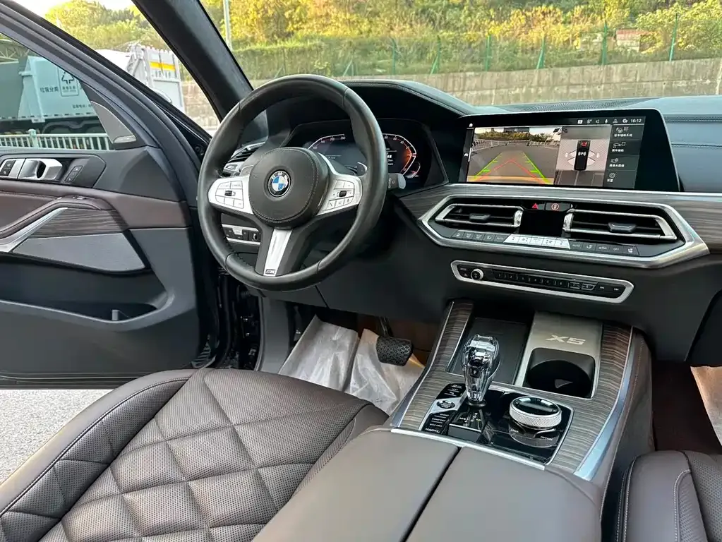 BMW X5 — фото 10