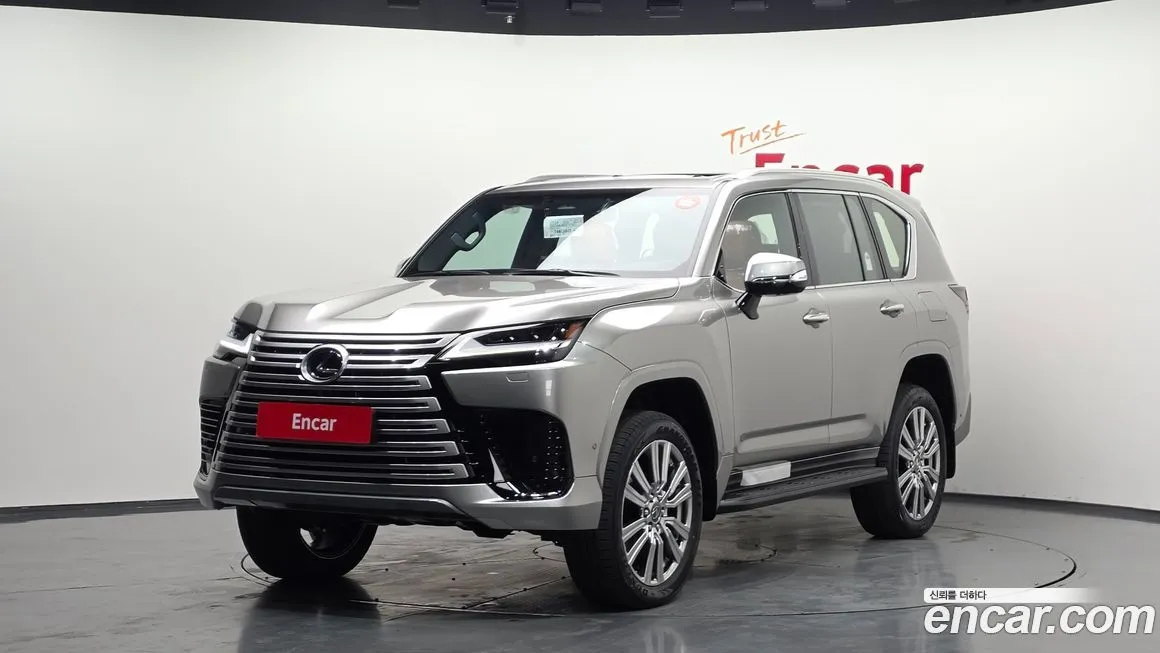 Lexus LX — фото 1