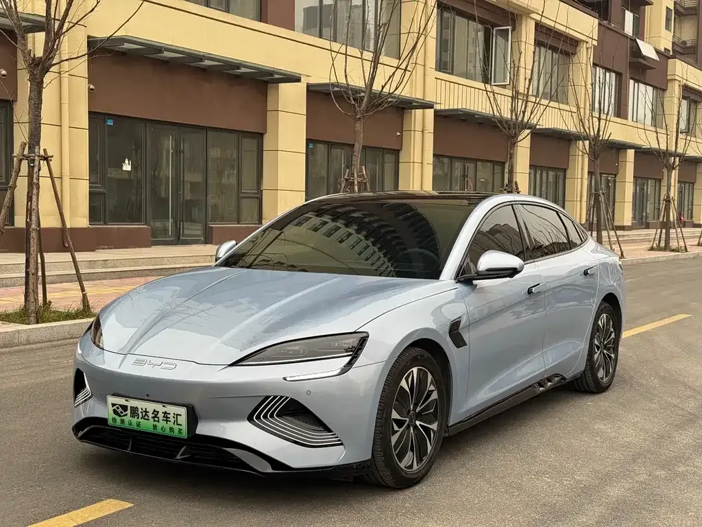 BYD Seal — фото 1