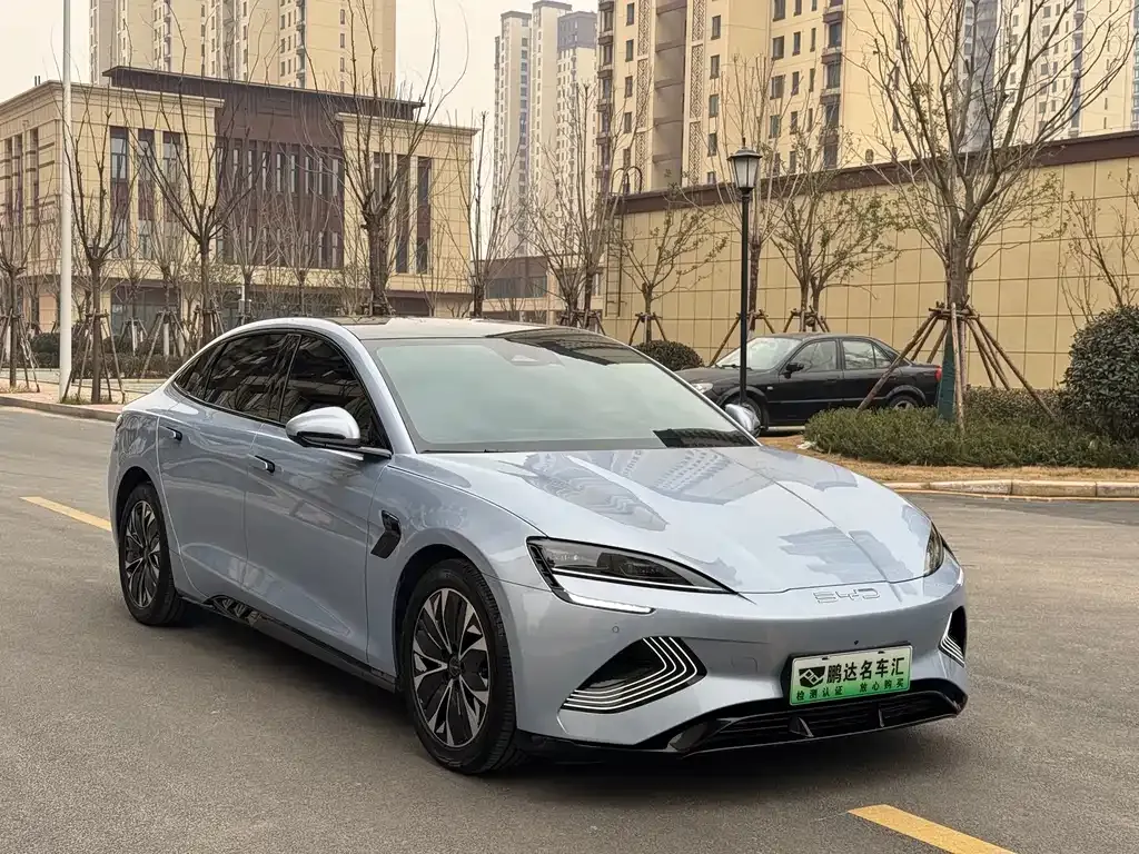 BYD Seal — фото 8
