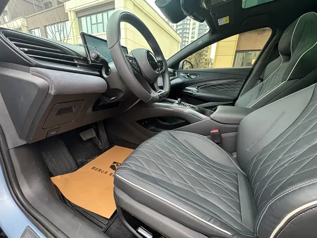 BYD Seal — фото 2