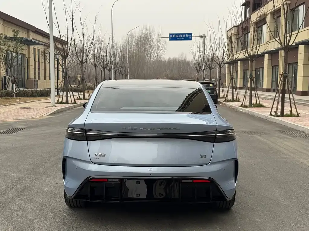 BYD Seal — фото 7