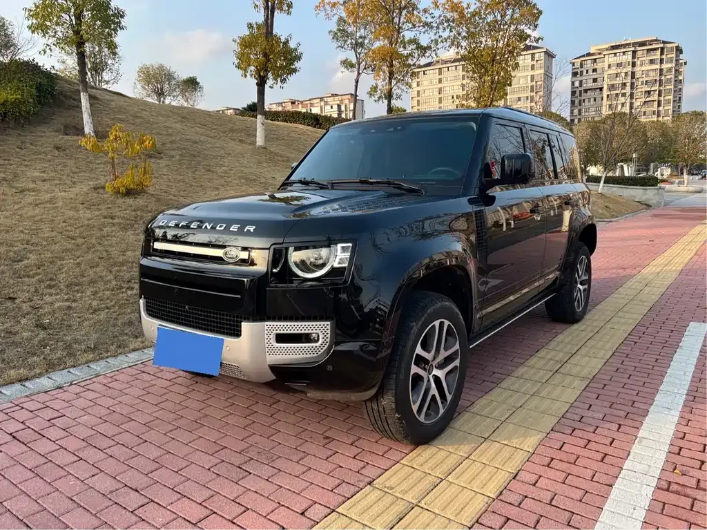 Land Rover Defender — фото 1