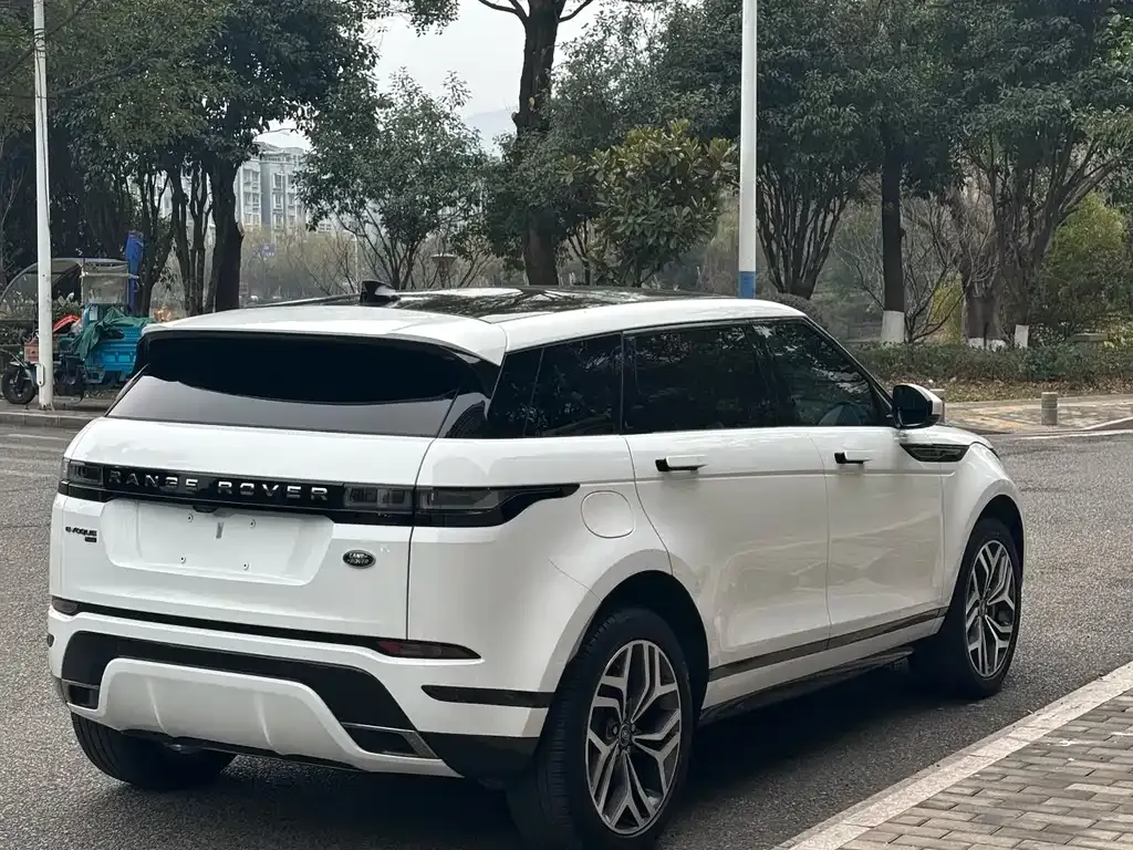 Land Rover Evoque PHEV — фото 5