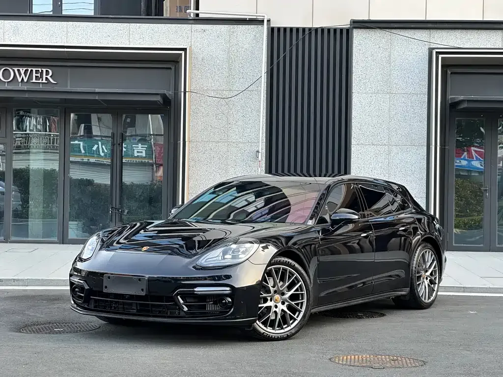Porsche Panamera — фото 1