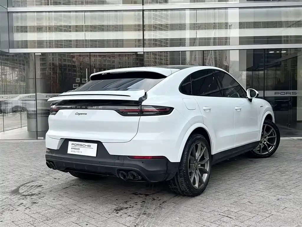 Porsche Cayenne Hybrid — фото 9