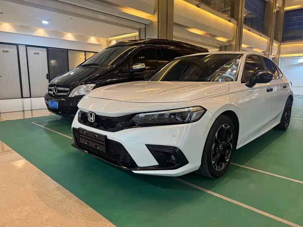 Honda Civic — фото 1