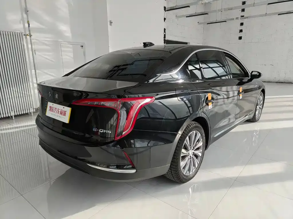 Hongqi E-QM5 — фото 4