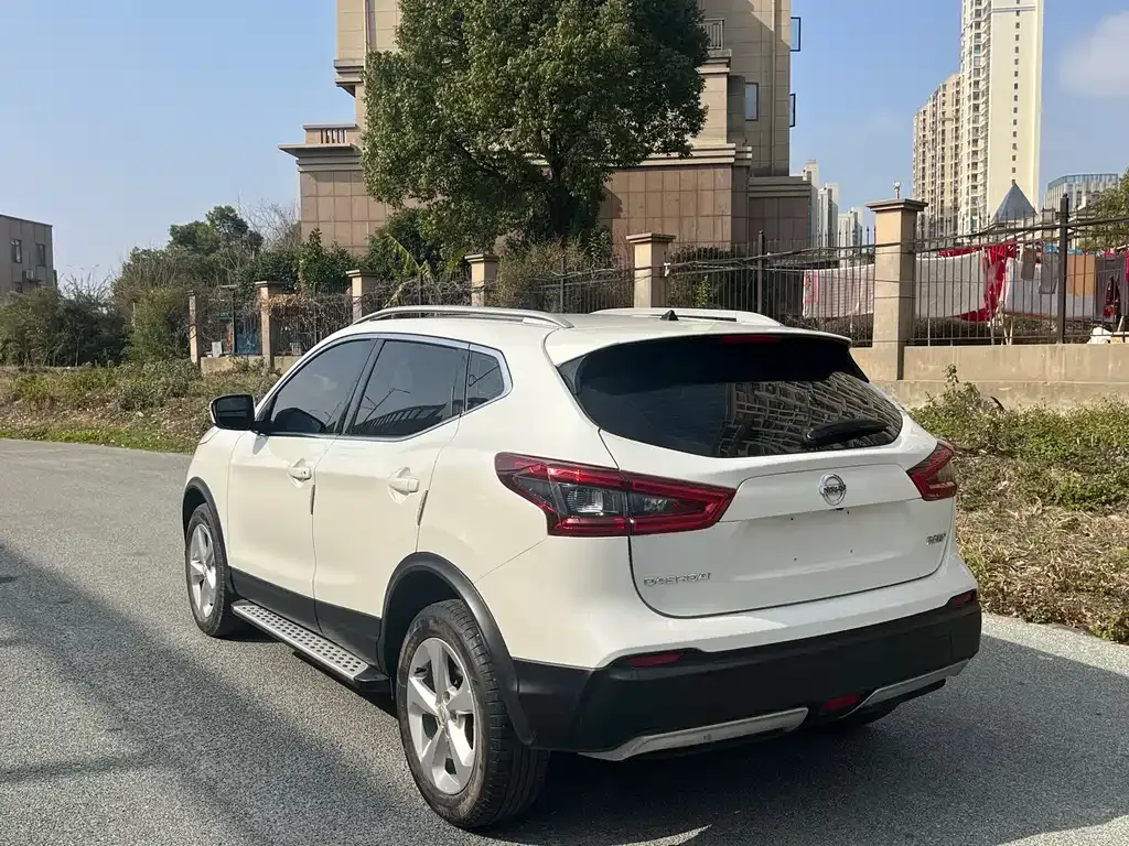 Nissan Qashqai — фото 2