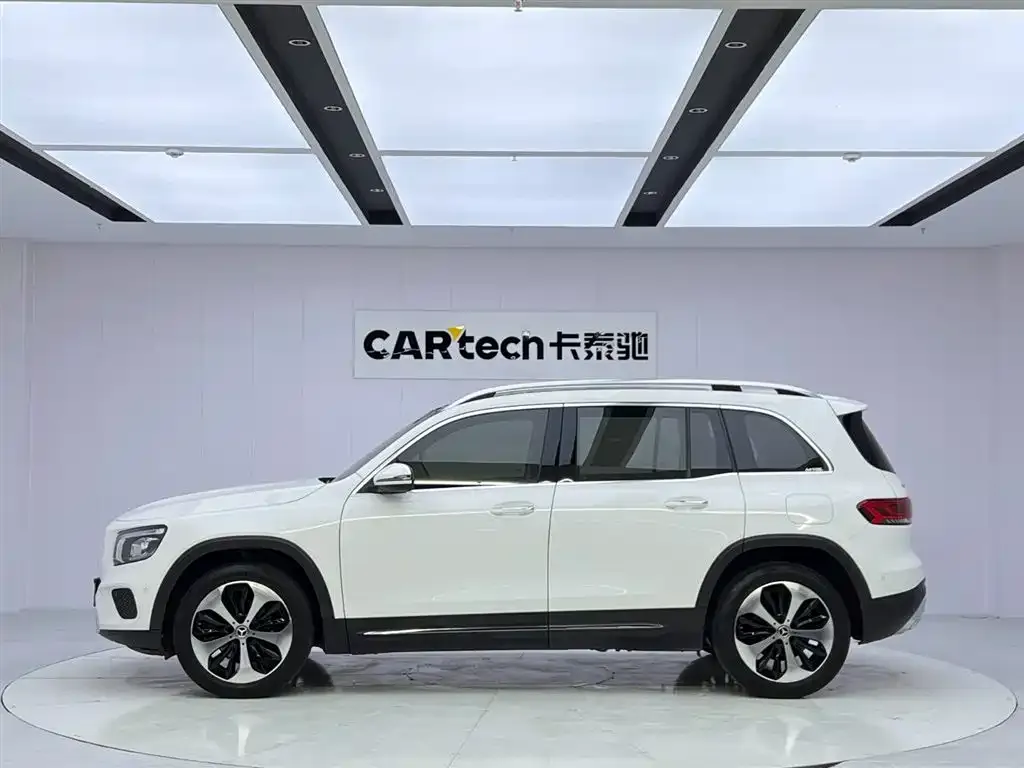 Mercedes-Benz GLB — фото 2