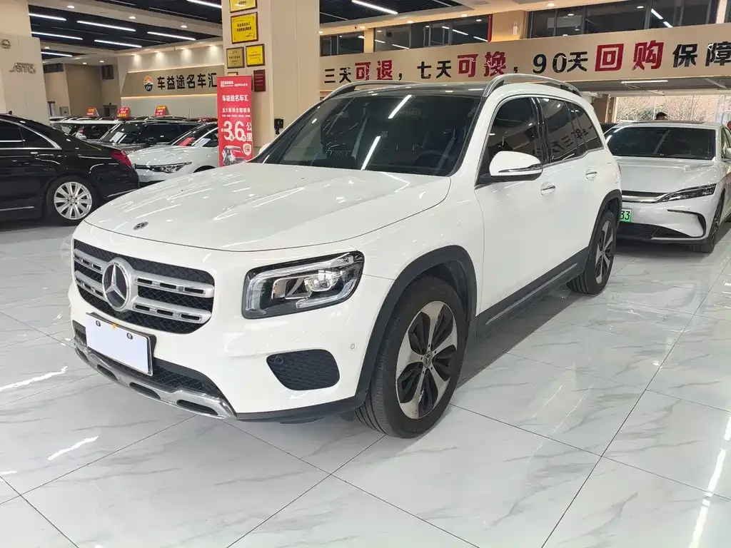 Mercedes-Benz GLB — фото 1