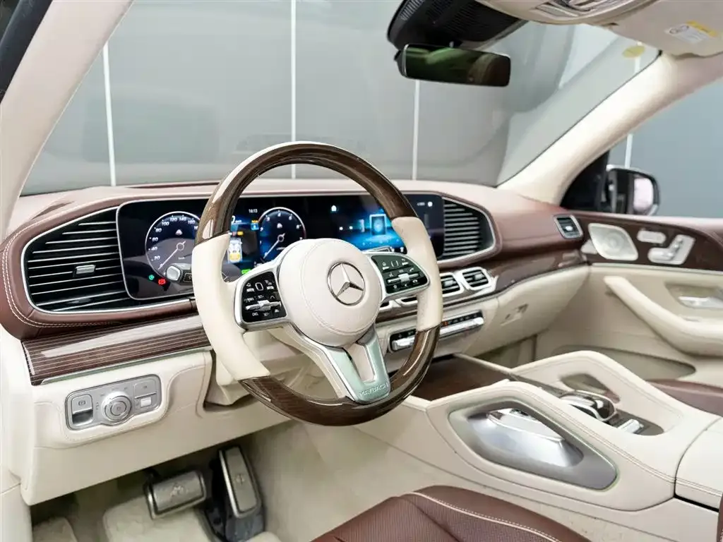 Mercedes-Benz GLS — фото 9