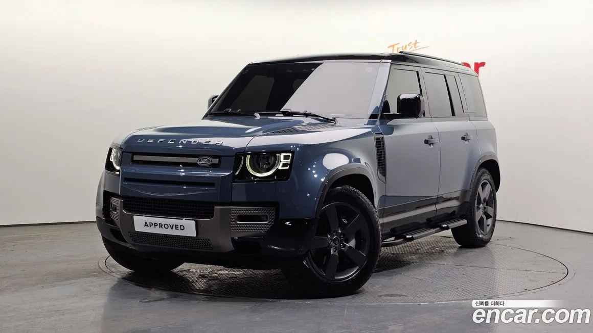 Land Rover Defender — фото 1