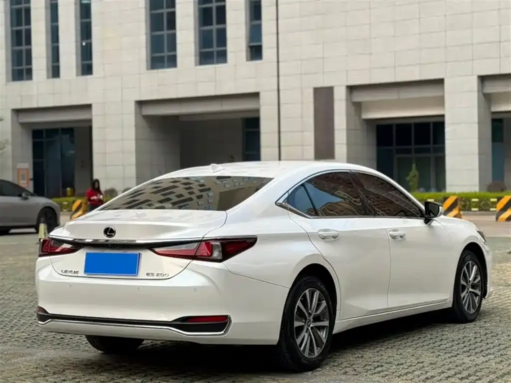 Lexus ES — фото 2