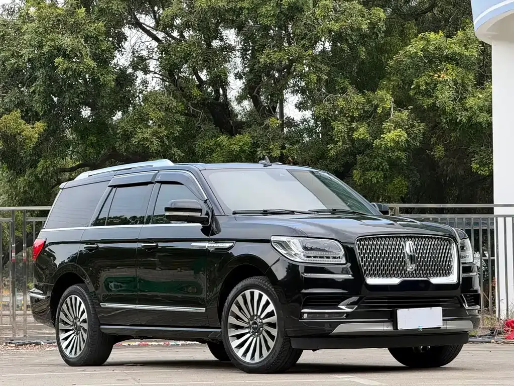 Lincoln Navigator — фото 9