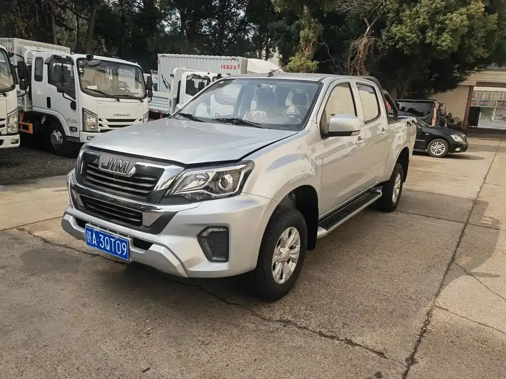 Isuzu RE-MAX — фото 1