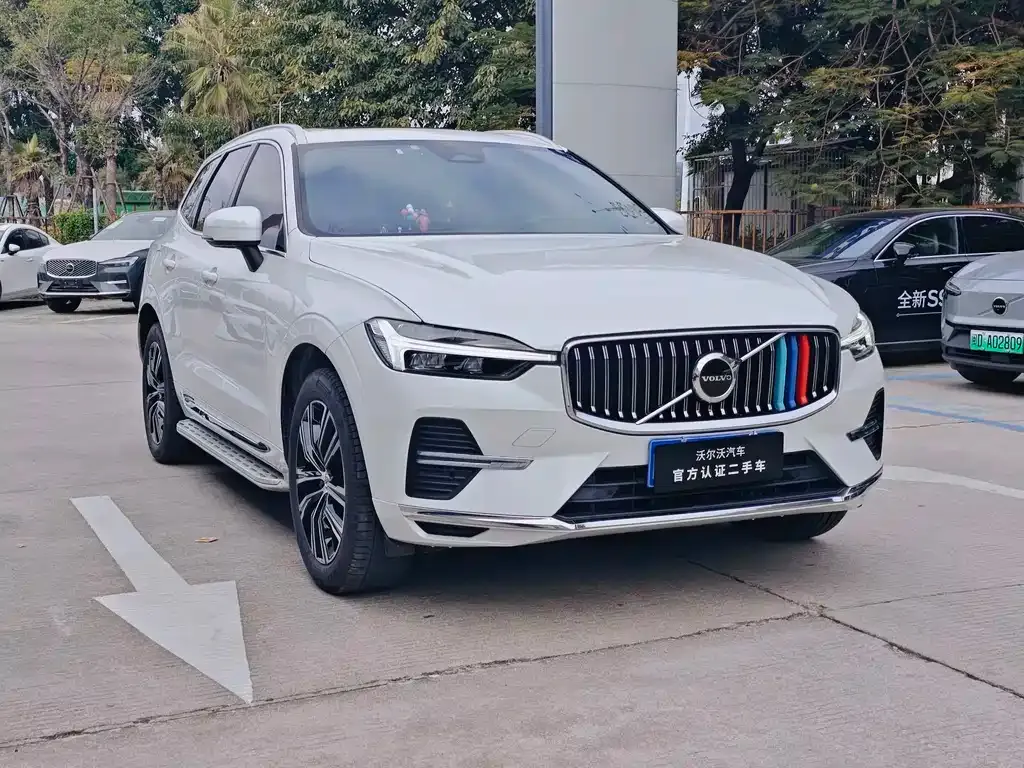Volvo XC60 — фото 9