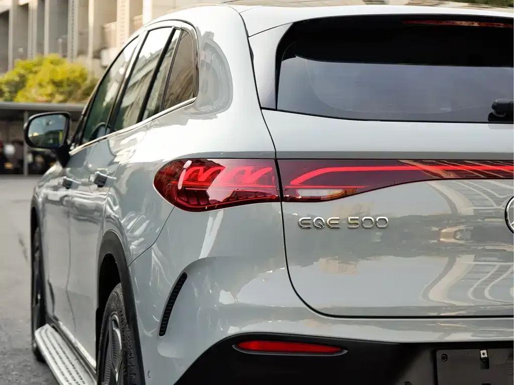 Mercedes-Benz EQE SUV — фото 2