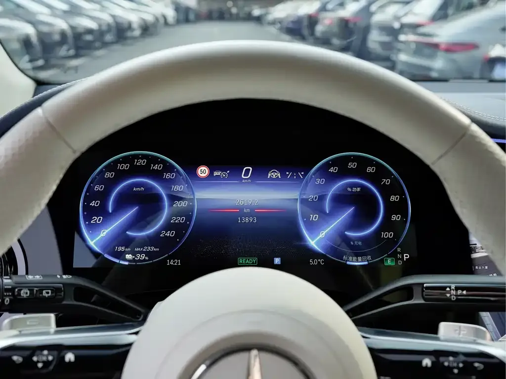 Mercedes-Benz EQE SUV — фото 3