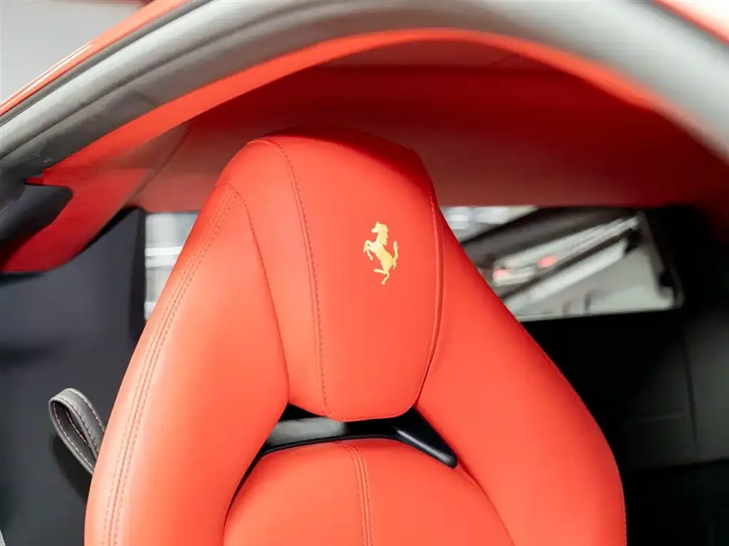Ferrari F8 — фото 10