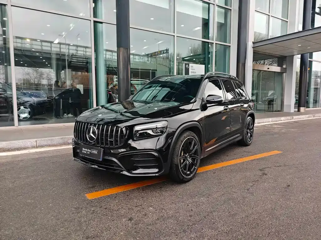 Mercedes-Benz GLB AMG — фото 1