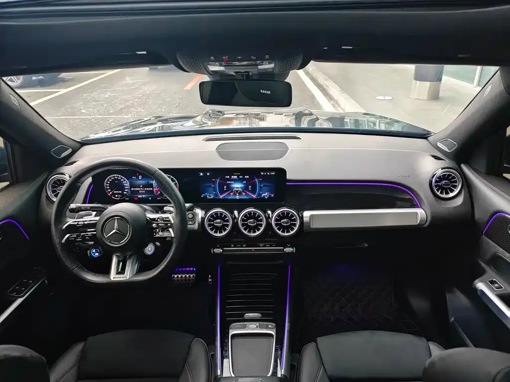 Mercedes-Benz GLB AMG — фото 4
