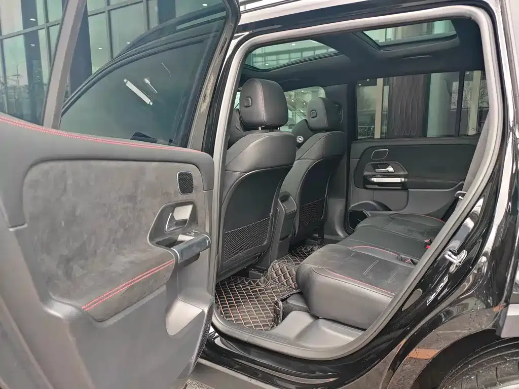 Mercedes-Benz GLB AMG — фото 6