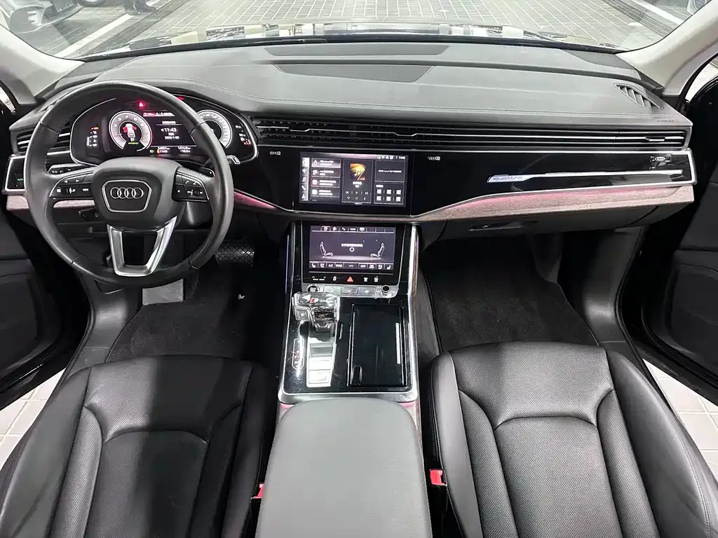 Audi Q7 — фото 10