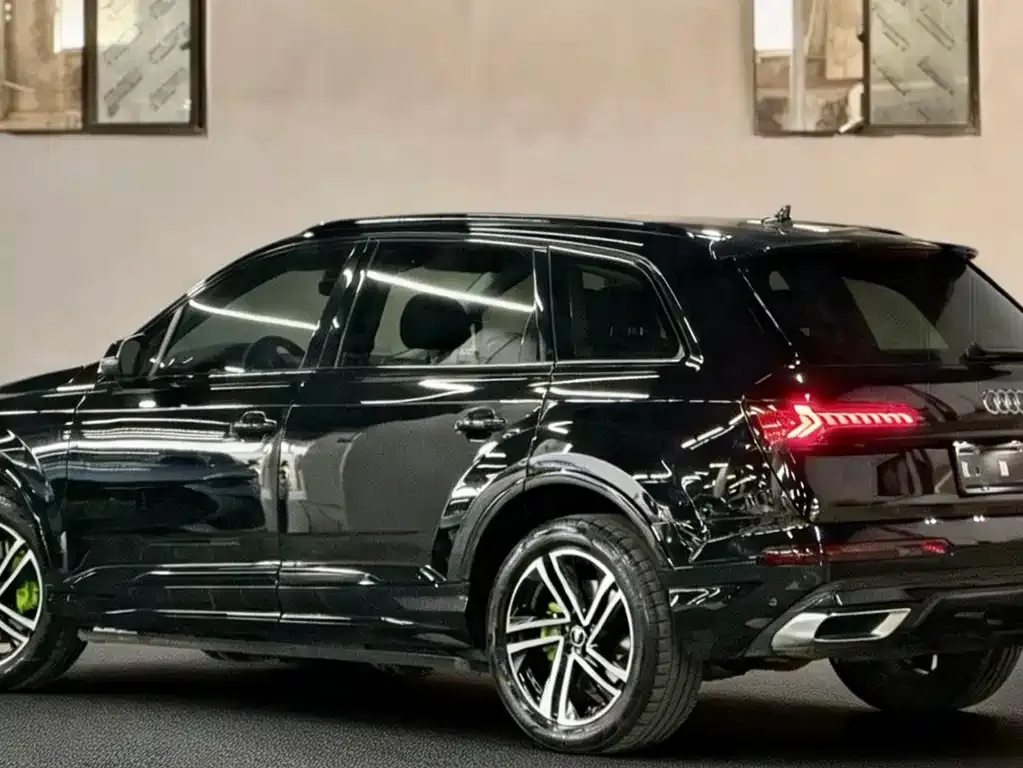 Audi Q7 — фото 5
