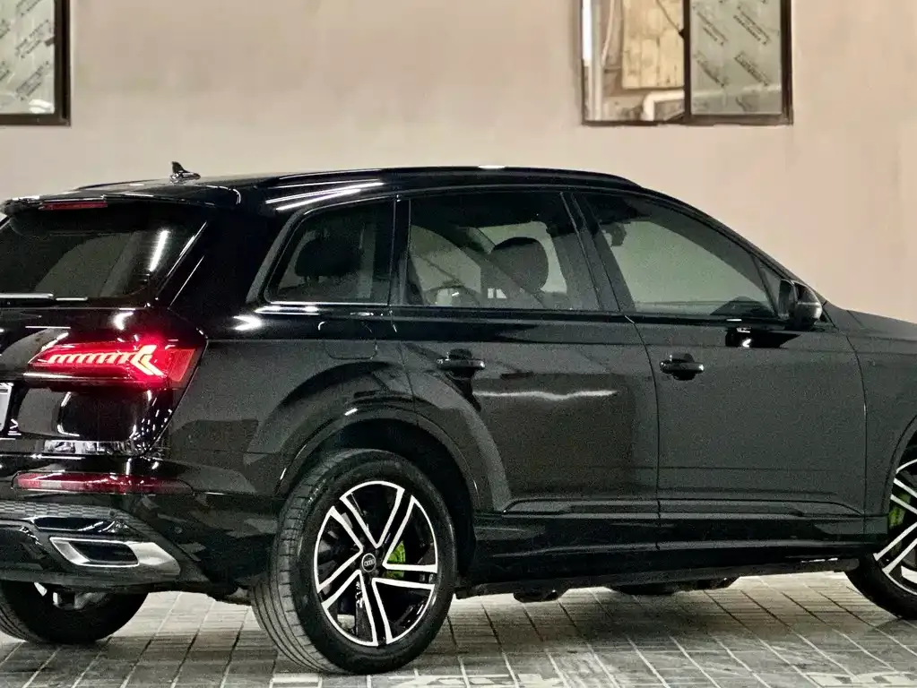 Audi Q7 — фото 4