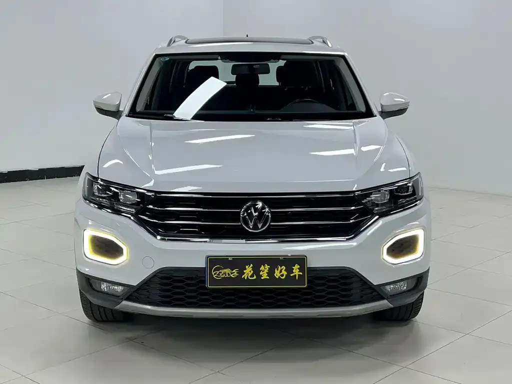 Volkswagen T-Roc — фото 10