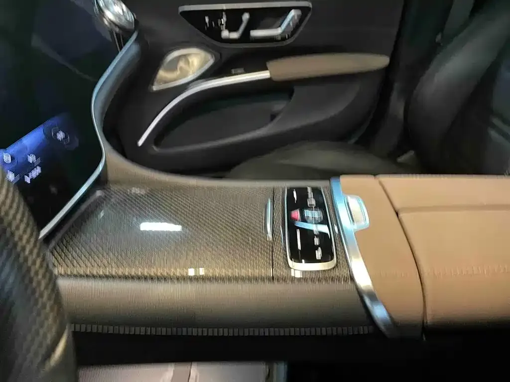 Mercedes-Benz EQS AMG — фото 3