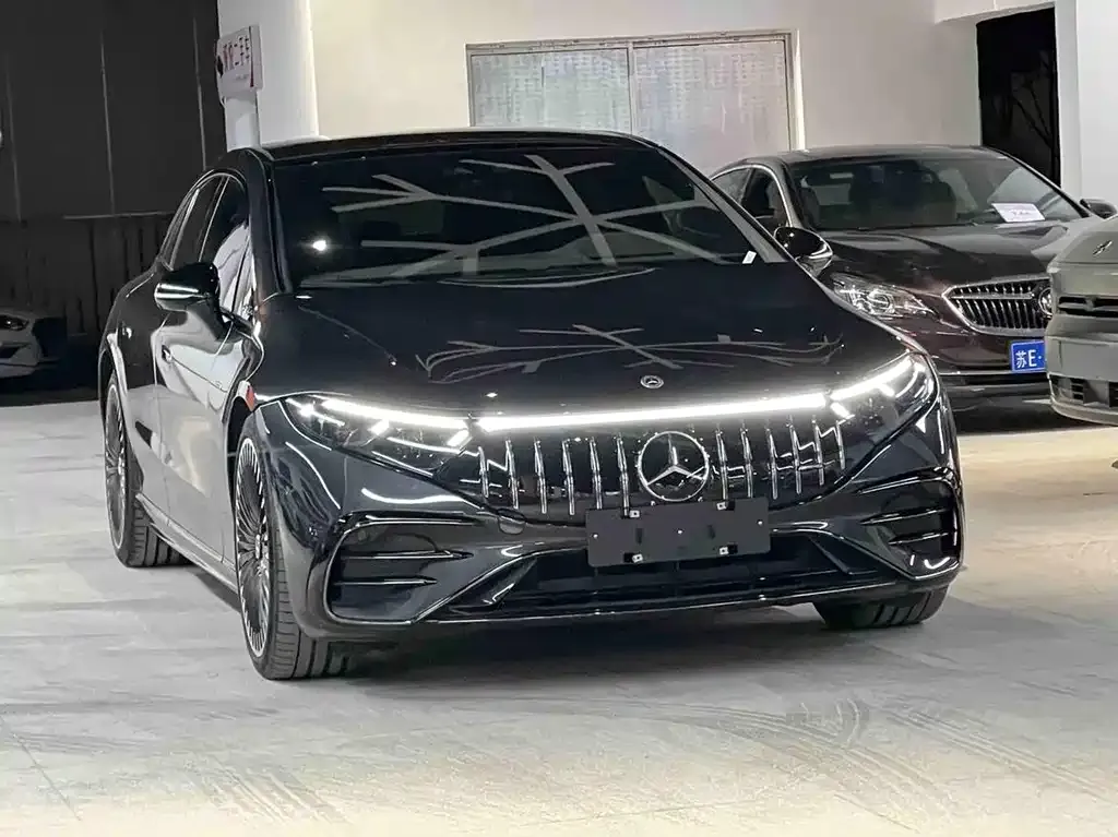 Mercedes-Benz EQS AMG — фото 10