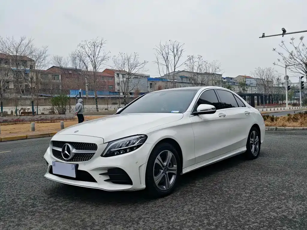 Mercedes-Benz C-Class — фото 1