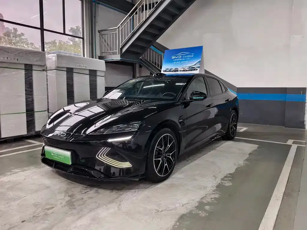 BYD Seal — фото 1