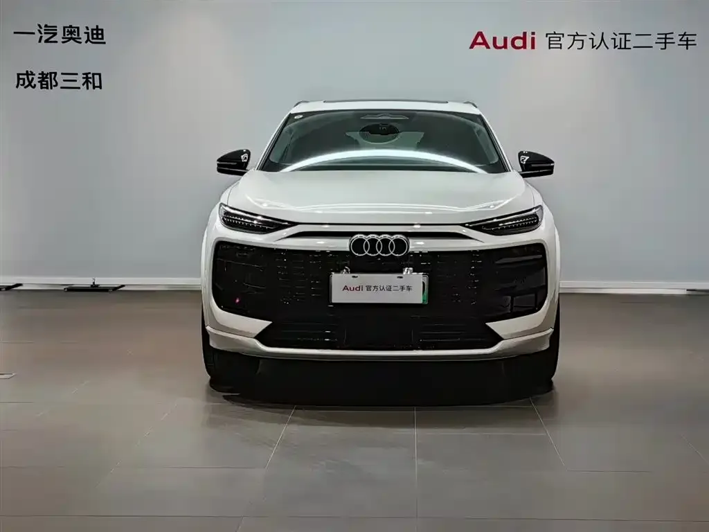Audi Q6L e-tron — фото 2