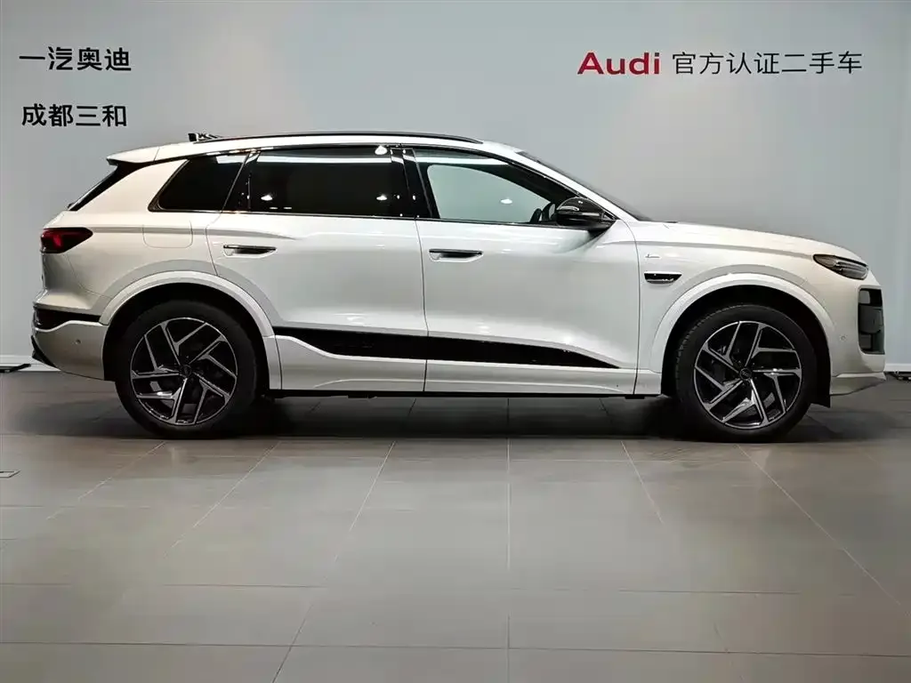 Audi Q6L e-tron — фото 6