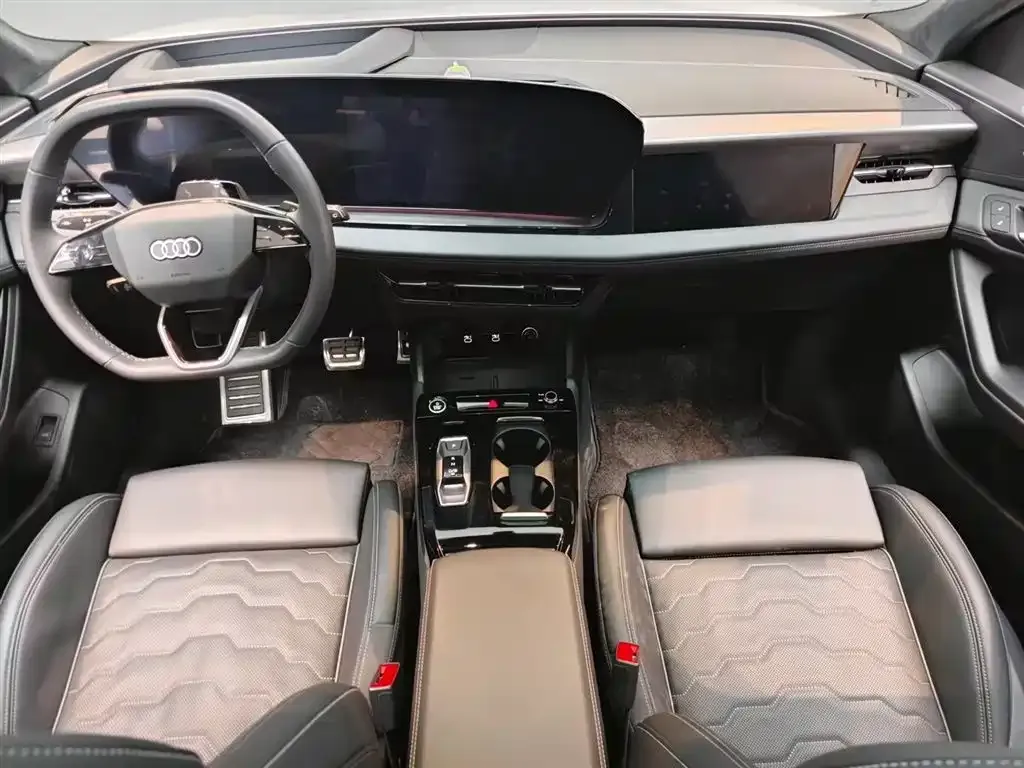 Audi Q6L e-tron — фото 7