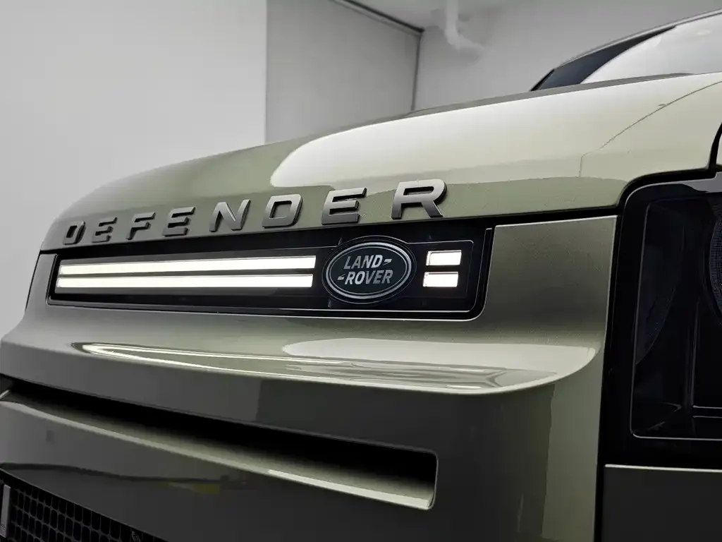 Land Rover Defender — фото 10