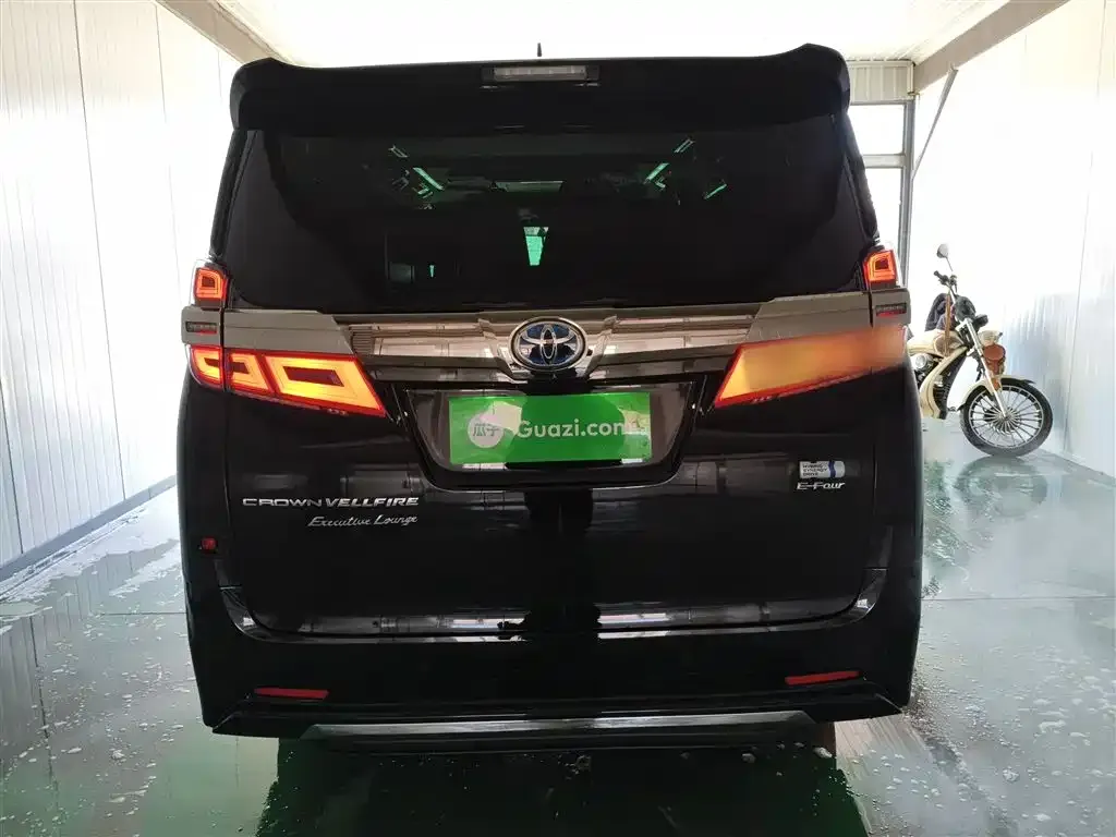 Toyota Vellfire — фото 8