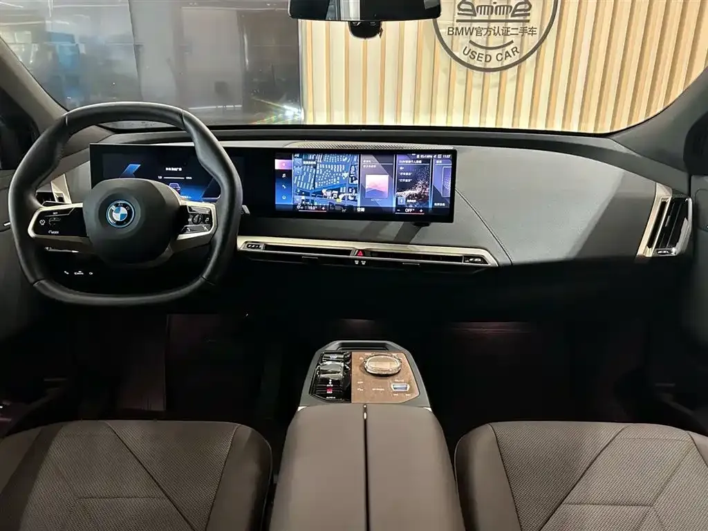 BMW iX — фото 9