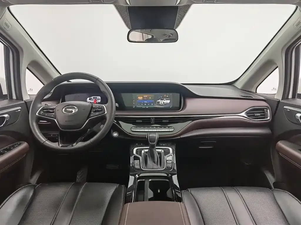 GAC Motor Trumpchi M6 — фото 10